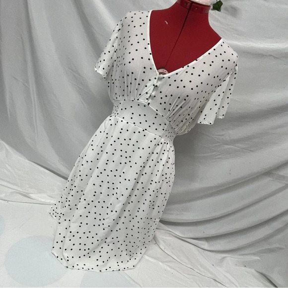 Impress white polka dotted dresssize large - Picture 13 of 14